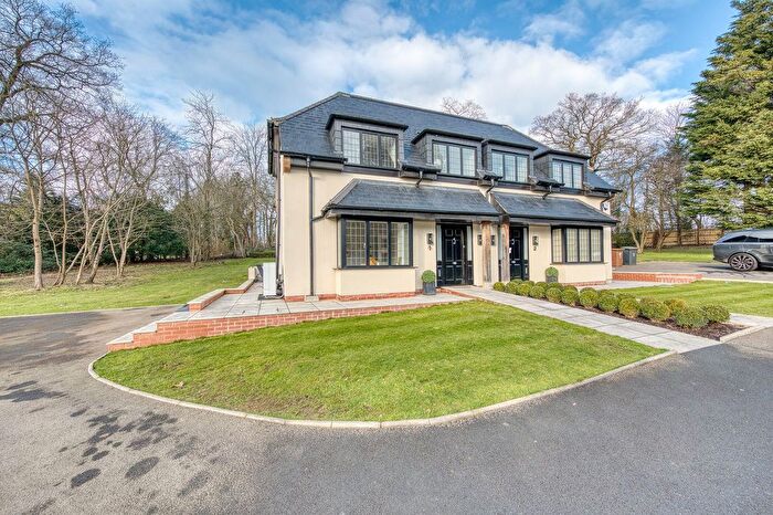 2 Bedroom Semi-Detached House To Rent In The Ridgeway, Enfield, EN6