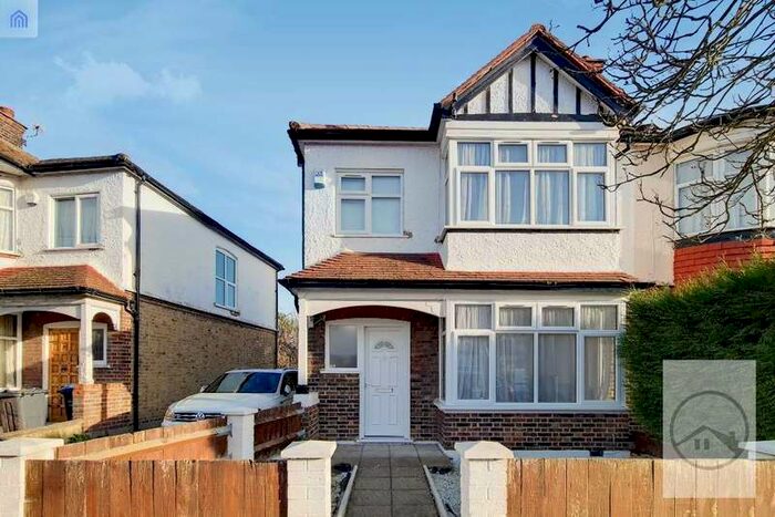 3 Bedroom End Of Terrace House To Rent In Edgehill Road, Mitcham, CR4