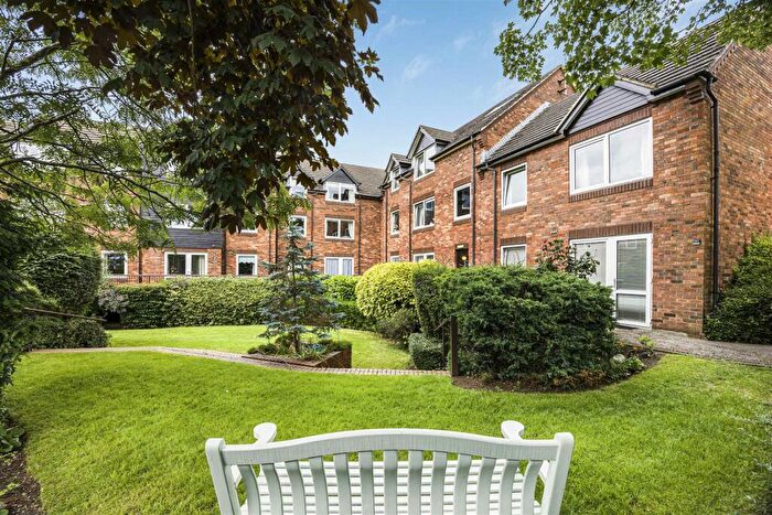 1 Bedroom Apartment To Rent In Cygnet Court, Abingdon, OX14