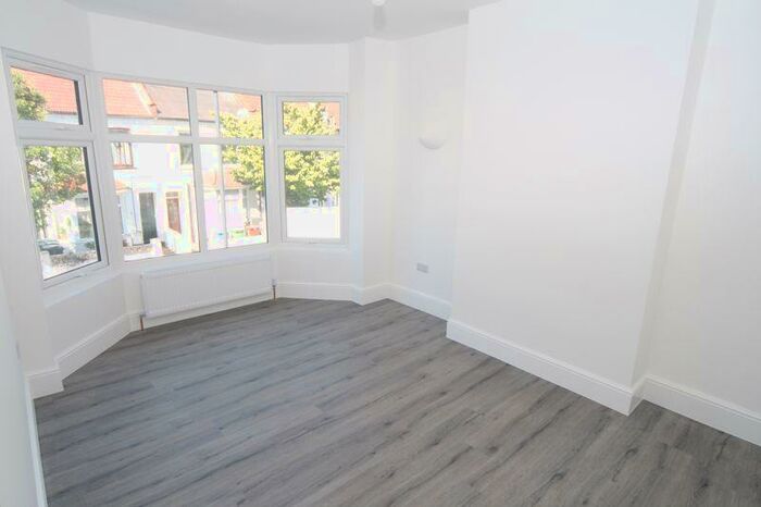 1 Bedroom Apartment To Rent In Frognal Avenue, Harrow, HA1