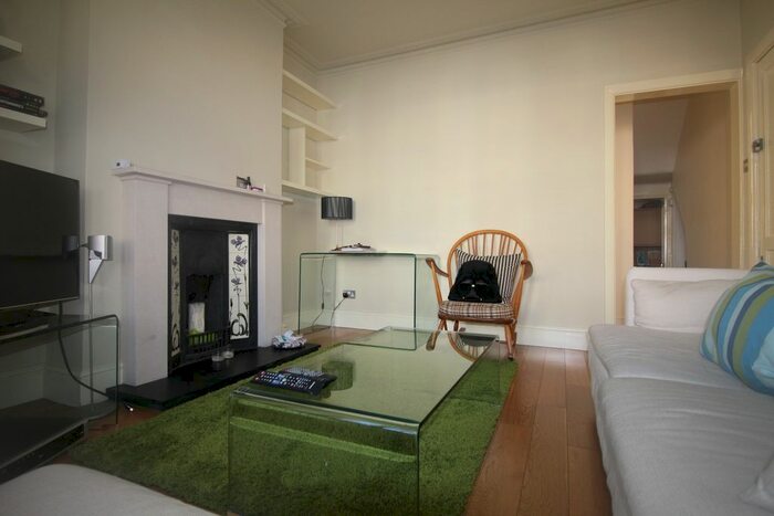 1 Bedroom Flat To Rent In Ridley Road, Wimbledon, SW19