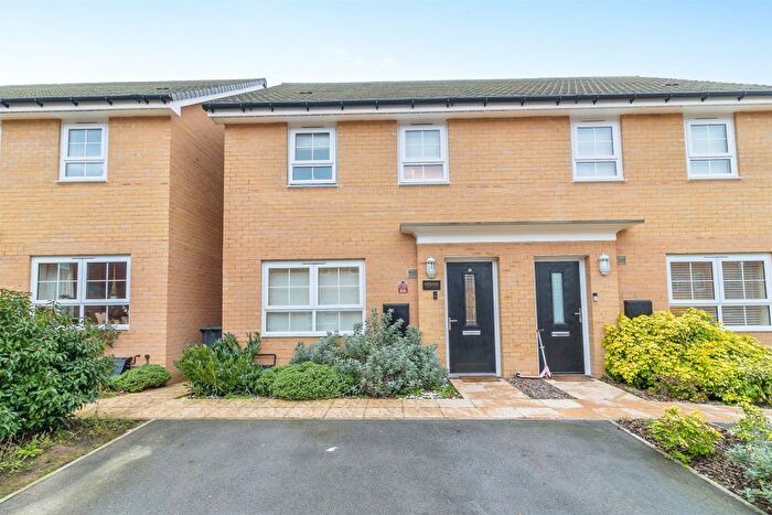 3 Bedroom Semi-Detached House For Sale In Wells Grove, Eagle Farm South, Milton Keynes, MK17