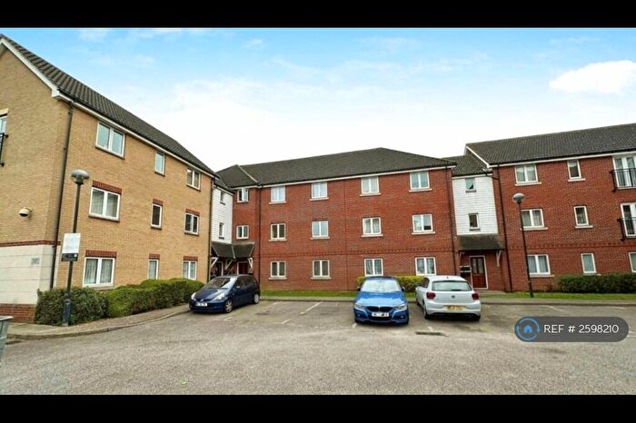 2 Bedroom Flat To Rent In Glandford Way, London, RM6