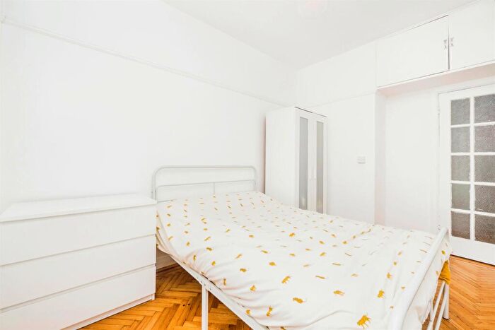 1 Bedroom Apartment For Sale In Westgate Street, Cardiff, CF10