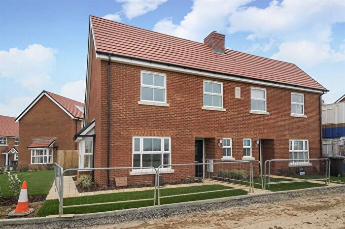 1 Bedroom Semi Detached House To Rent In Rowan Way, Bracklesham Bay, PO20