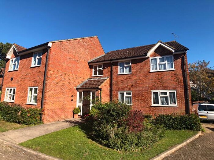 2 Bedroom Flat To Rent In Copperfield Way, Pinner, HA5