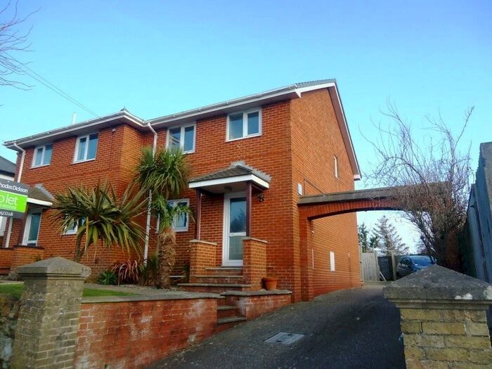 3 Bedroom Semi-Detached House To Rent In Wilton Park Road, Shanklin, PO37