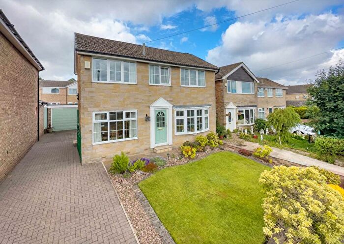 3 Bedroom Detached House For Sale In Bruntcliffe Drive, Morley, LS27