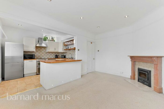 2 Bedroom Maisonette To Rent In Muirdown Avenue, East Sheen, SW14