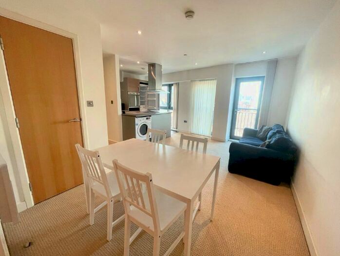 2 Bedroom Apartment To Rent In The Habitat, Nottingham City Centre, NG1