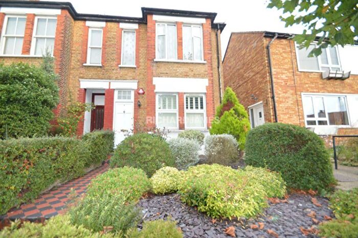 1 Bedroom Flat For Sale In Birkbeck Road, Mill Hill, NW7