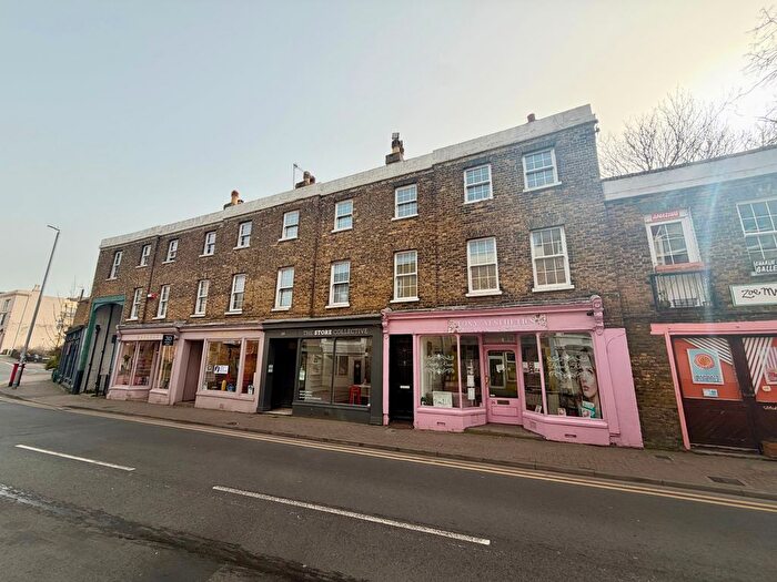 2 Bedroom Flat To Rent In Hawley Street, Margate, CT9