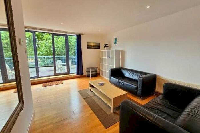 2 Bedroom Flat To Rent In Cumberland Road, Bristol, BS1