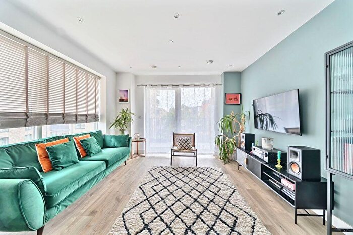 2 Bedroom Apartment For Sale In Byron Court, St Johns Road, Harrow, HA1