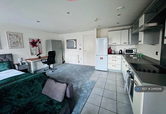 Studio To Rent In Masshouse Plaza, Birmingham, B5