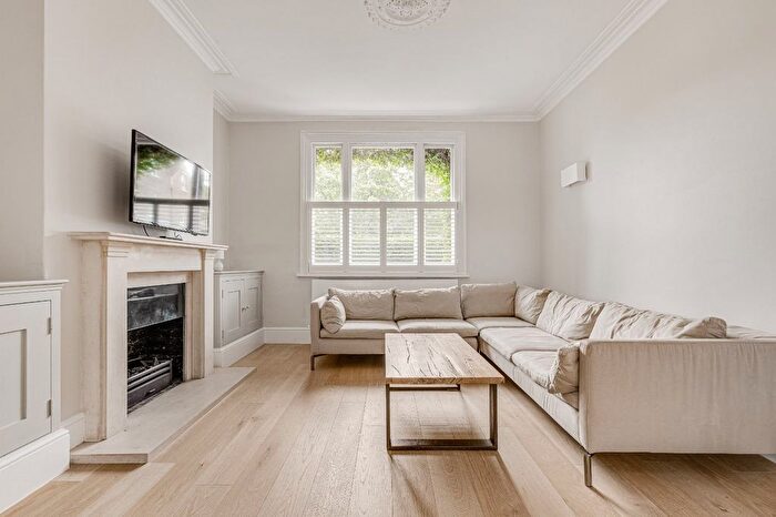 4 Bedroom Terraced House To Rent In Sheen Park, Richmond, TW9