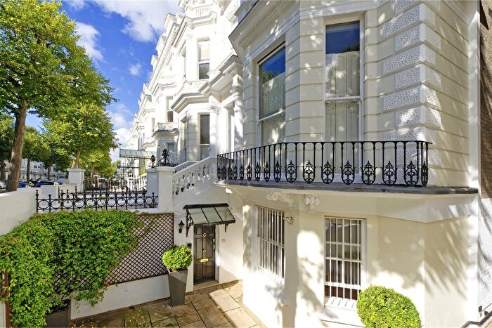 3 Bedroom Flat To Rent In Holland Park, London, W11