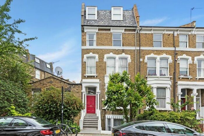 2 Bedroom Flat To Rent In Fielding Road, London, W14