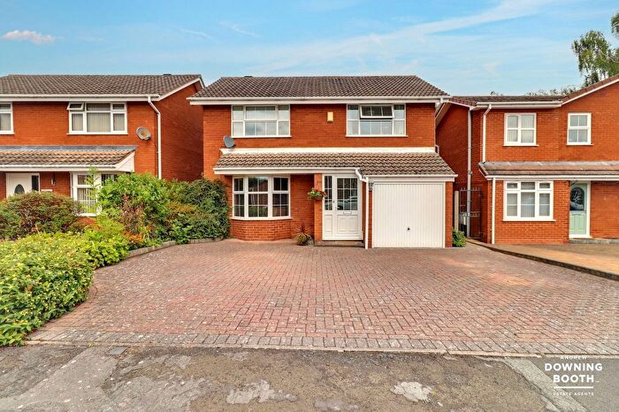 4 Bedroom Detached House For Sale In Southwark Close, Lichfield - Detached Family Home, WS13