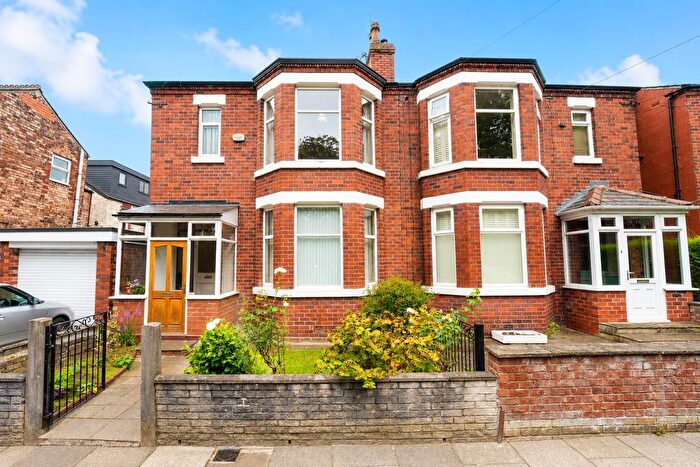 3 Bedroom Semi-detached House For Sale In Ashbourne Road, Salford, M6