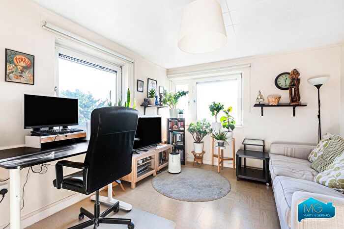 1 Bedroom Flat To Rent In Vicars Moor Lane, London, N21