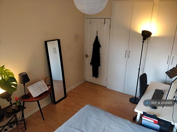 4 Bedroom Flat To Rent In Grimthorpe House, London, EC1V