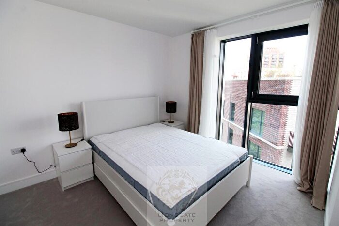 2 Bedroom Apartment To Rent In Hawksbury Heights, Hewson Way, London, SE17