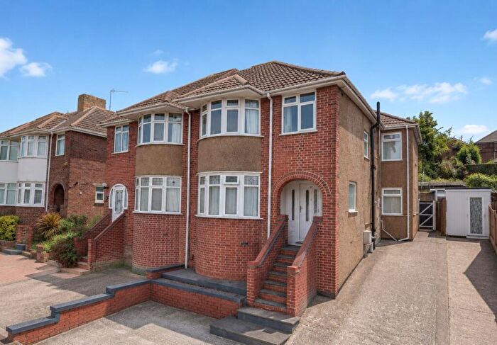 4 Bedroom Semi-Detached House For Sale In Bitterne, Southampton, SO19