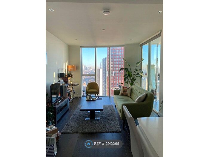 2 Bedroom Flat To Rent In Skygardens, London, SW8