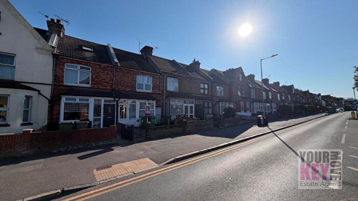 3 Bedroom Terraced House For Sale In Cheriton Road, Folkestone, Kent, CT19