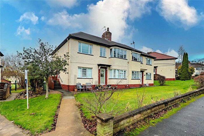 2 Bedroom Apartment For Sale In Redesdale Gardens, Leeds, West Yorkshire, LS16