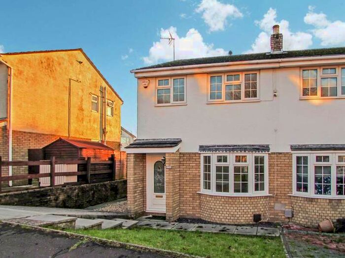 3 Bedroom Property To Rent In 154 Highfields, Brackla, Bridgend, CF31