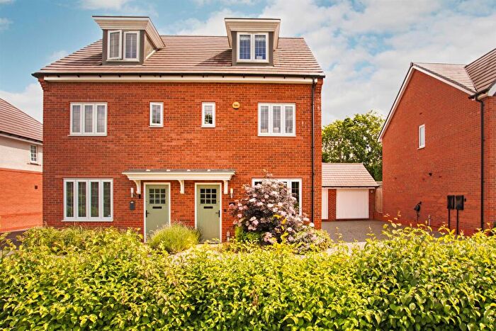 3 Bedroom Semi-Detached House To Rent In Foragers Way, Mickleover, Derby, DE3