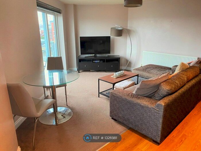 2 Bedroom Flat To Rent In Cypress Point, Leeds, LS2