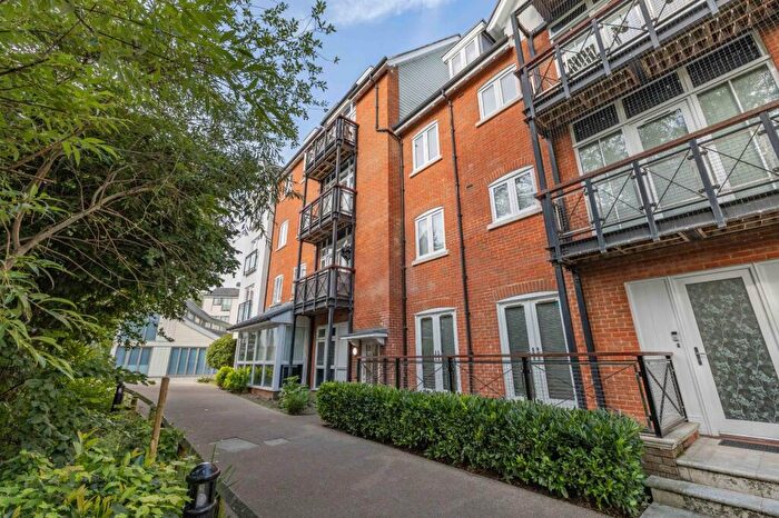 2 Bedroom Flat For Sale In Great Stour Mews, Canterbury, Kent, CT1