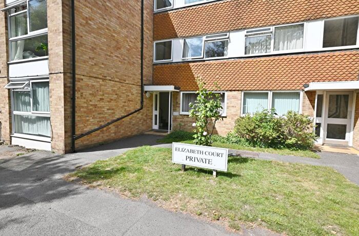 1 Bedroom Flat To Rent In Hampton Road, Teddington, TW11