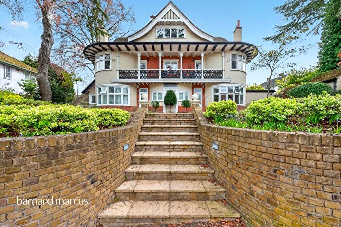 2 Bedroom Flat For Sale In Campden Road, South Croydon, CR2