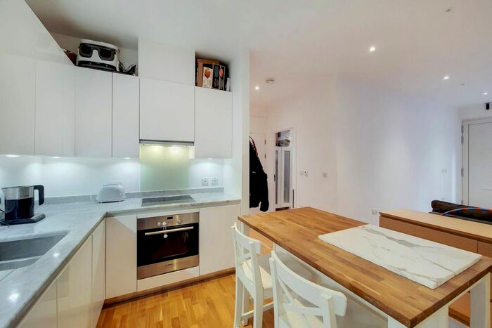 1 Bedroom Flat To Rent In Napa Close, Stratford, London, E20