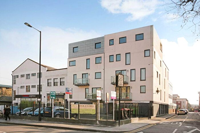 1 Bedroom Apartment For Sale In Spurstowe Terrace, Hackney, E8