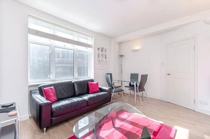 2 Bedroom Flat For Sale In Fetter Lane, St Pauls, London, EC4A