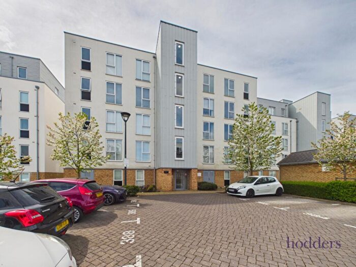 2 Bedroom Apartment For Sale In Addlestone, Surrey, KT15
