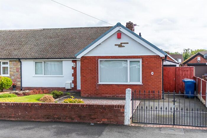 3 Bedroom Semi-Detached Bungalow For Sale In Belmont Road, Leyland, PR25