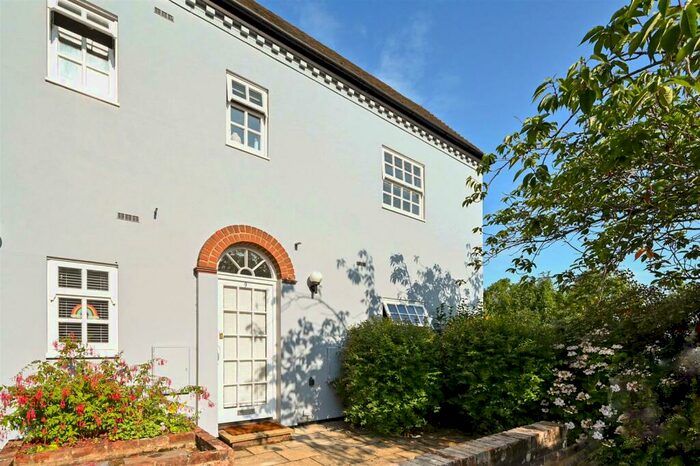 1 Bedroom Apartment To Rent In Nyton Road, Westergate, PO20