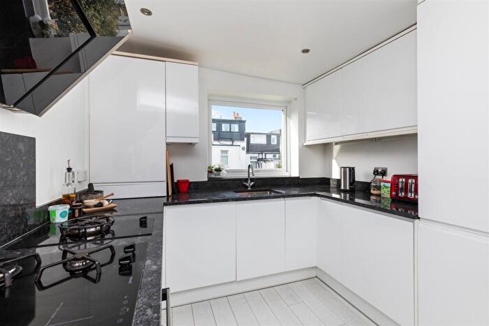2 Bedroom Maisonette For Sale In Sandown Road, Brighton, BN2