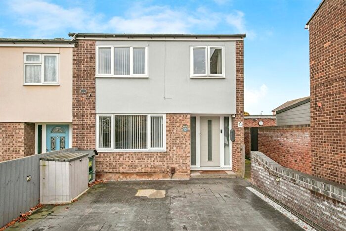 3 Bedroom End Of Terrace House For Sale In Magnolia Drive, Colchester, CO4