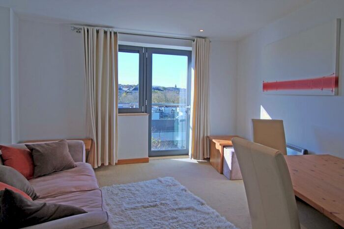 1 Bedroom Flat To Rent In Salts Mill Road, Shipley, Bradford, BD17