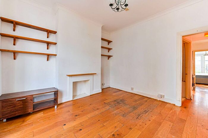 1 Bedroom Flat For Sale In Archel Road, Barons Court, London, W14