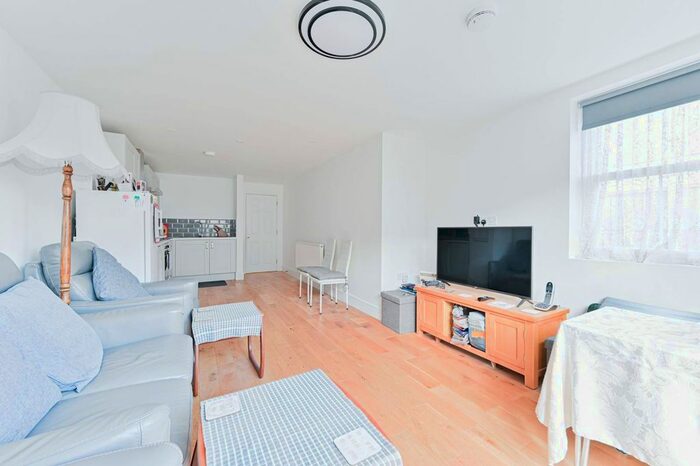 1 Bedroom Flat To Rent In Station Road, Sidcup, DA15