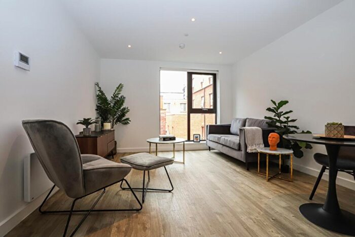 2 Bedroom Apartment To Rent In Gilders Yard, Birmingham Birmingham, B18