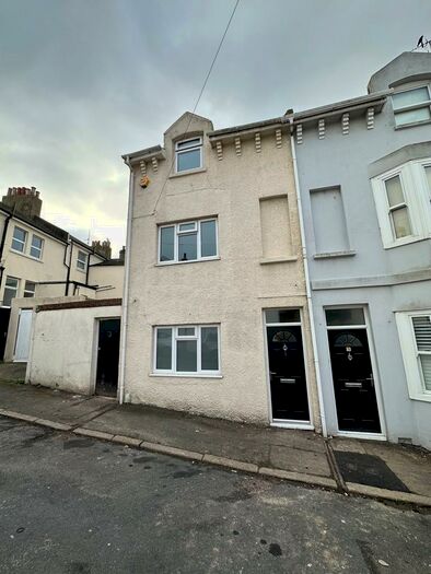 3 Bedroom End Of Terrace House To Rent In Bampfield Street, Portslade, BN41